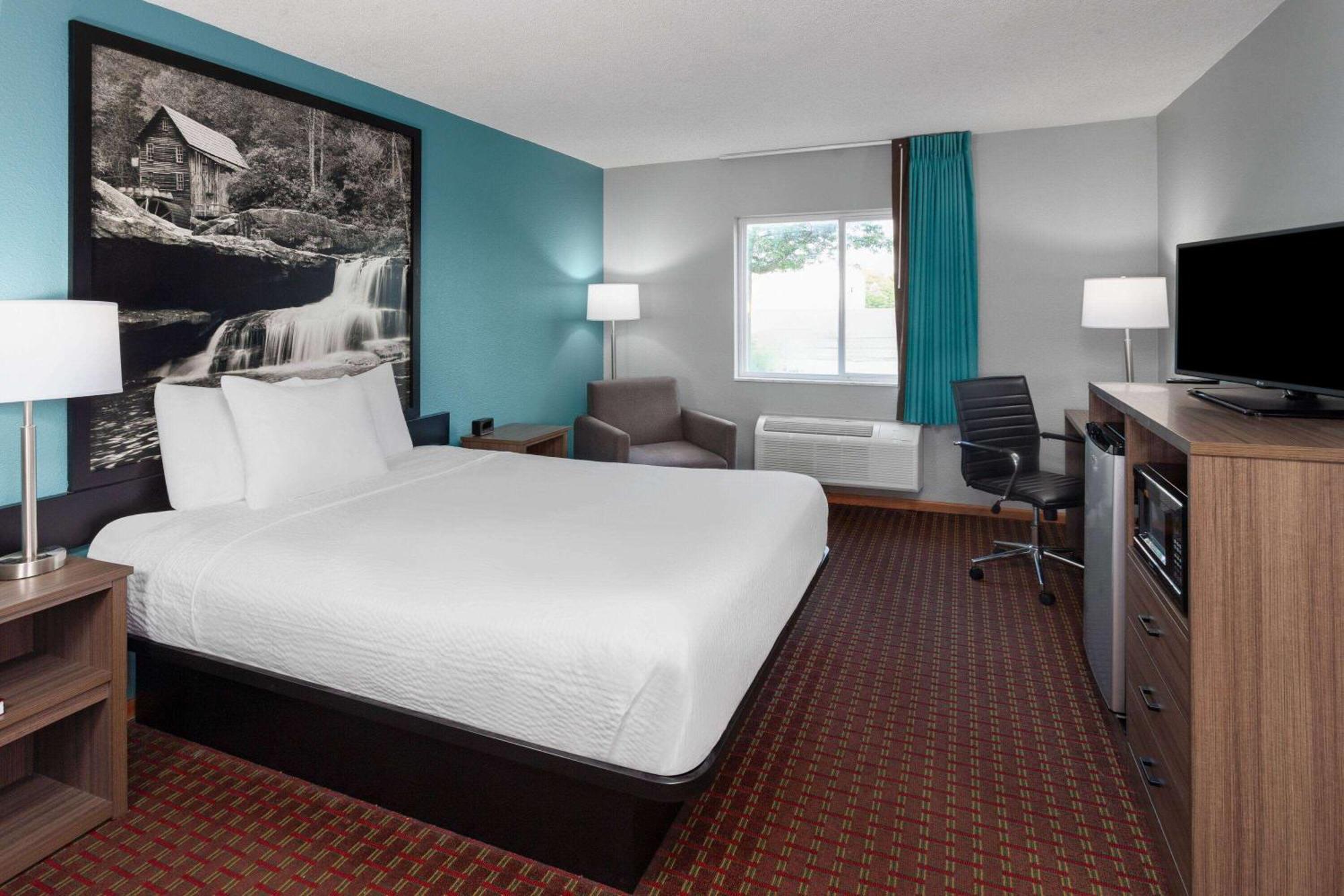 Super 8 By Wyndham Mchenry Fox Lake Area Zewnętrze zdjęcie